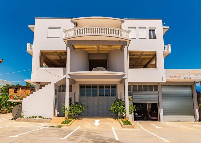 Hometown 2 By Pikhost Apartment