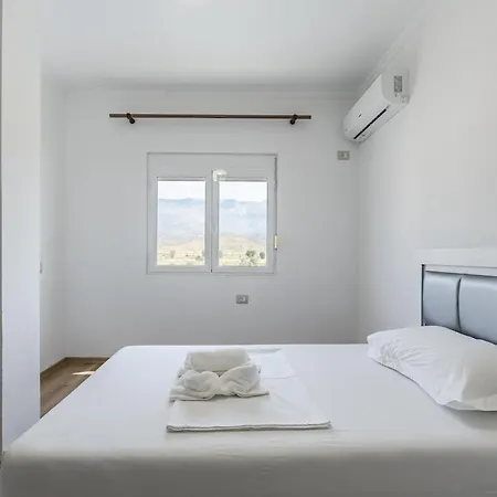 Hometown 2 By Pikhost شقة Gjirokastër