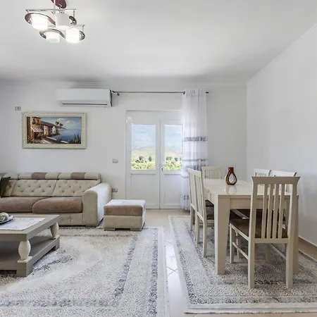 Hometown 2 By Pikhost Апартаменты *