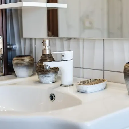 Hometown 2 By Pikhost