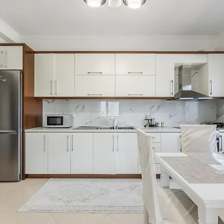 Hometown 2 By Pikhost شقة Gjirokastër