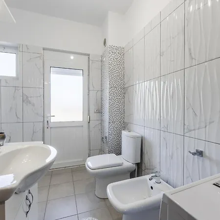 Castle Serenity Home 3Br With Free Parking By Pikhost * Gjirokaster