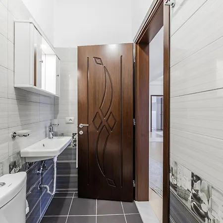 Castle Serenity Home 3Br With Free Parking By Pikhost