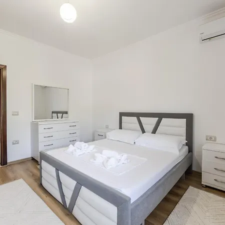 Castle Serenity Home 3Br With Free Parking By Pikhost Apartment Gjirokaster