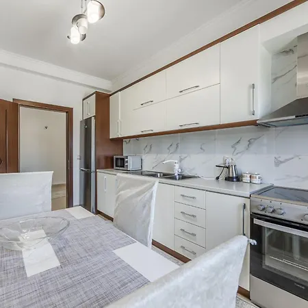 Apartment Castle Serenity Home 3Br With Free Parking By Pikhost