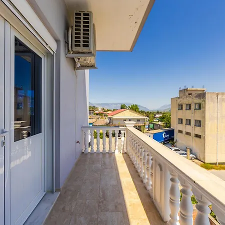 Апартаменты Hometown 2 By Pikhost