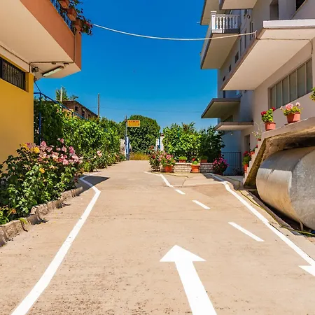 Hometown 2 By Pikhost *